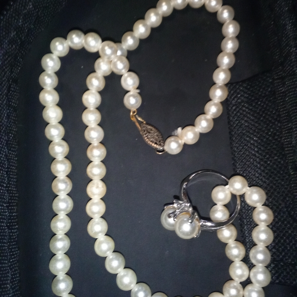 Elegant Pearl Necklace and Ring Set